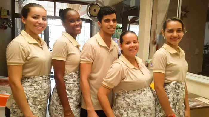 Colaboradores do Restaurante Maturi, em Aracaju, Sergipe Funcionários do Restaurante Maturi