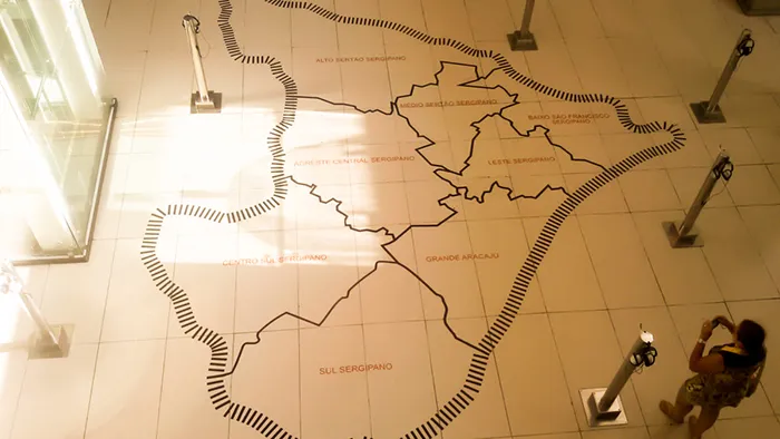 Mapa de Sergipe dividido em regiões, no Museu da Gente Sergipana, em Aracaju, Sergipe