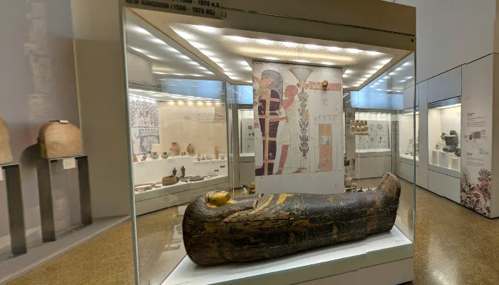 Antiguidades egípcias numa das salas do Museu Nacional, em Atenas, Grécia Grecia museu