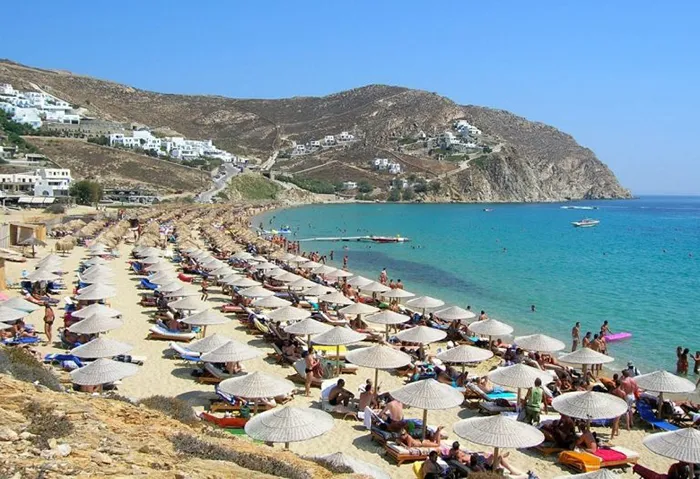 Super paradise, em Mykonos, Grécia Praia Super paradise, em Mykonos, Grécia