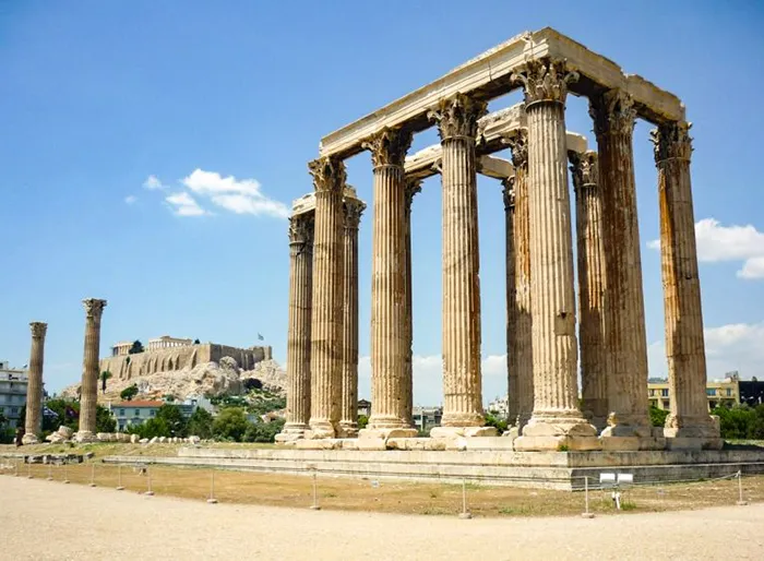Templo de Zeus ou Olimpo, em Atenas, Grécia Templo de Zeus, em Atenas, Grécia