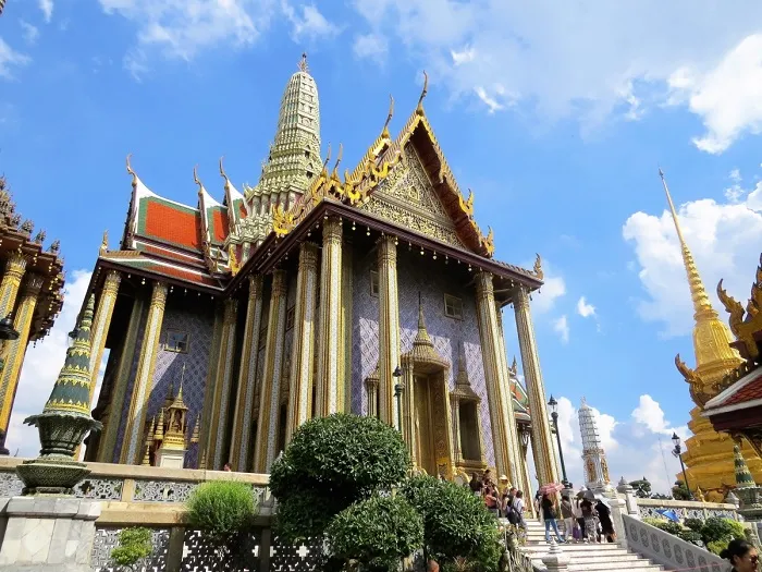 Royal Pantheon do Wat Phra Kaew, no Grand Palace, em Bangkok, Tailândia Royal Pantheon do Wat Phra Kaew, em Bangkok, Tailândia