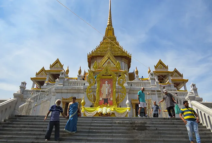 Templo de Wat Traimit em Chinatown, Bangkok, Tailândia Chinatown, Wat Traimit, em Bangkok Tailândia