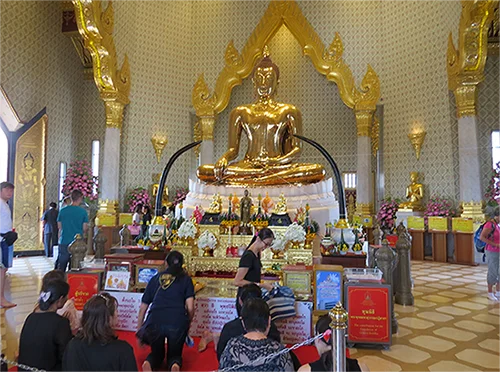 Buda em Chinatown, Bangkok, Tailândia Chinatown a maior estatua de Buda do mundo feita de ouro