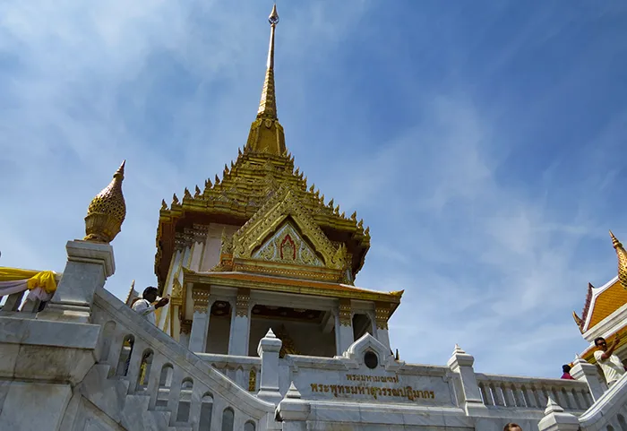 Wat Traimit em Chinatown, Bangkok, Tailândia Wat Traimit, em Chinatown, Bangcoc, Tailândia
