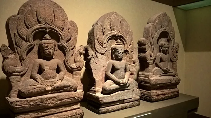 Divindades tailandesas no Museu de Bangkok, Tailândia