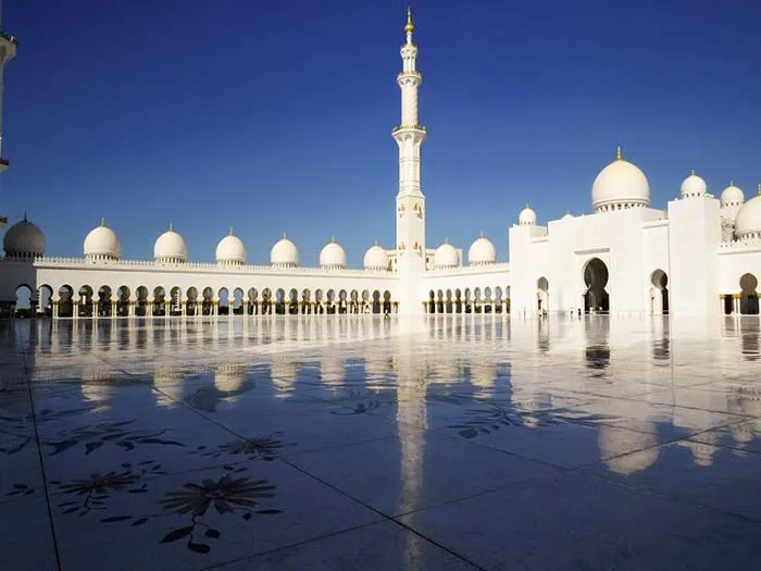 Mesquita Sheikh Zayed, em Abu Dhabi, Emirados Árabes Mesquita Sheikh Zayed, em Abu Dhabi, Emirados Árabes