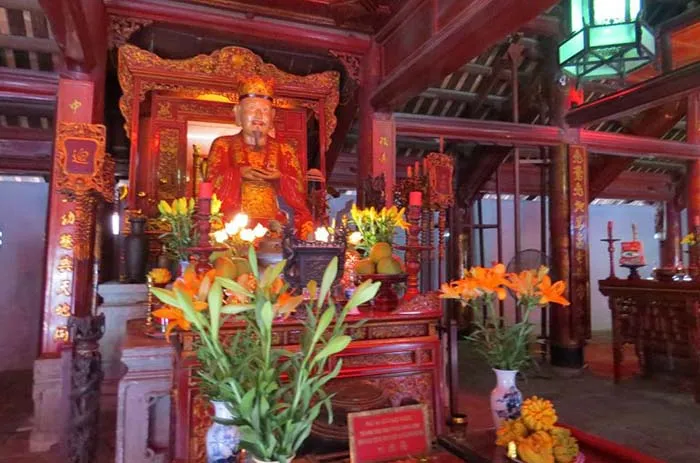 viagem para o Vietnã: altar