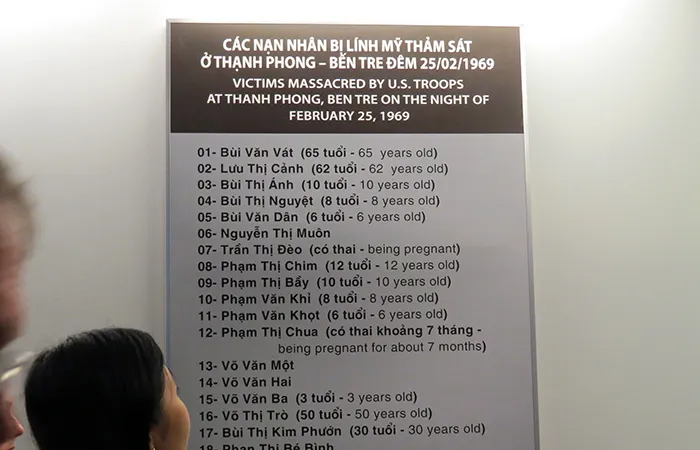 Lista de vítimas de guerra, no Museu dos Vestígios de Guerra, em Ho Chi Minh, Vietnam Vítimas da guerra