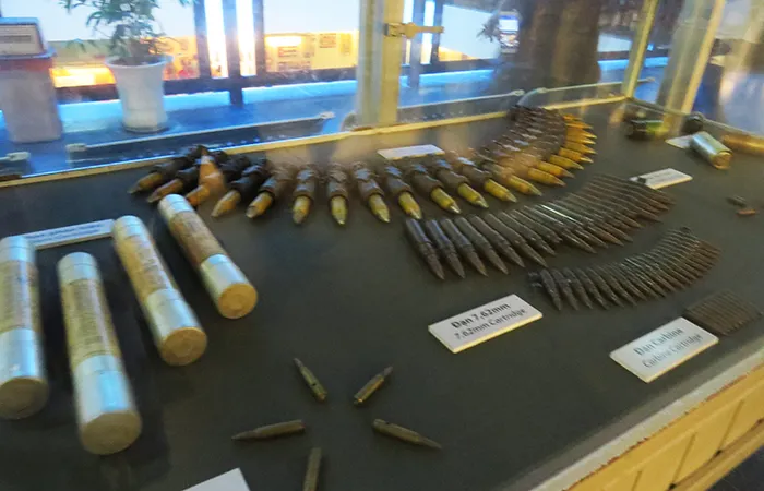 Artilharia em exposição, na Museu dos Vestígios de Guerra, em Ho Chi Minh, Vietnam Artilharia