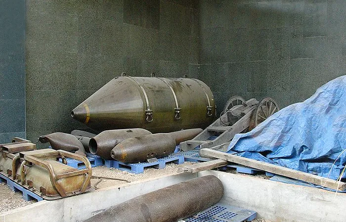 Arcenal de guerra, no Museu dos Vestígios de Guerra, em Ho Chi Minh, Vietnam Arsenal de guerra