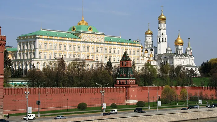 o Kremlin de Moscou, com o Grande Palácio e o Campanário de Ivã, o Grande, em Moscou, Rússia o Kremlin de Moscou, com o Grande Palácio e o Campanário de Ivã, o Grande