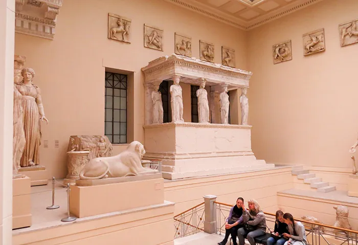 Museu Pushkin de Belas Artes: uma jornada pela arte e história russa 6 As cariátides e outras réplicas