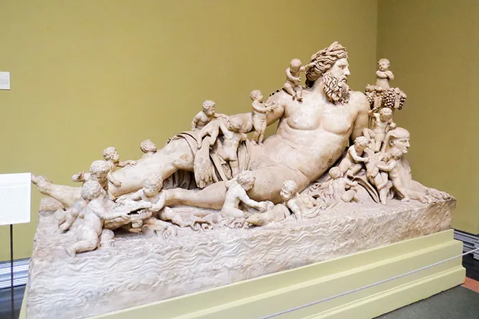 Museu Pushkin de Belas Artes: uma jornada pela arte e história russa 5 Personificação do Rio Nilo e sua prole