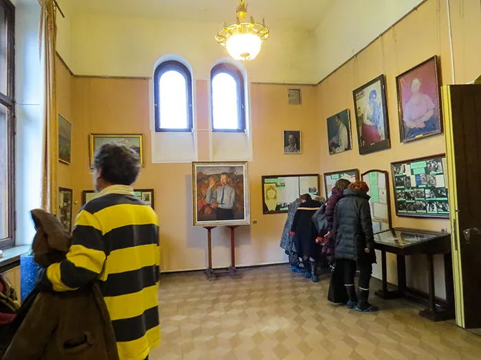 coleção de fotos, quadros e documentos no Museu-casa de Gorki Vasta coleção de fotos, quadros e documentos no Museu-casa de Gorki