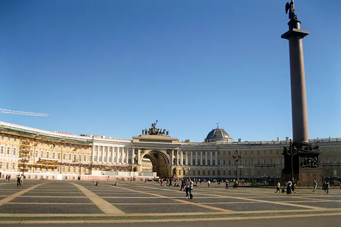 Praça do Palácio, em São Petersburgo, na Rússia A Praça do Palácio