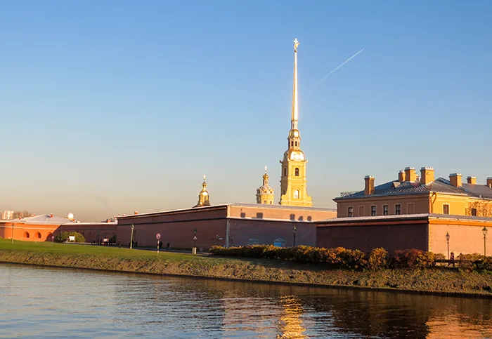 Os muros da Fortaleza de Pedro e Paulo, em São Petersburgo, Rússia Fortaleza de Pedro e Paulo