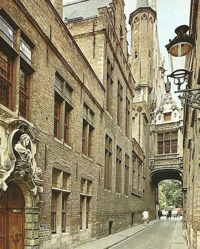 Guia Essencial de Bruges: romance, história e encanto na Bélgica 5 A Rua do Burro Cego