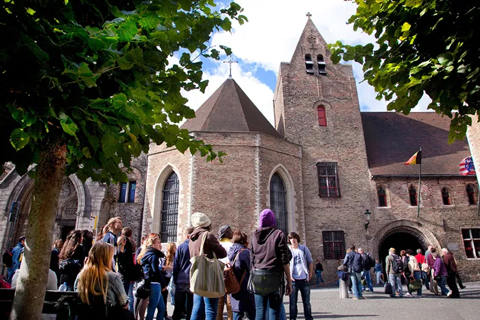 Guia Essencial de Bruges: romance, história e encanto na Bélgica 18 Hospital São João
