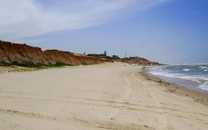 Falésias e areal em Canoa Quebrada, Ceará Canoa Quebrada, no Ceará