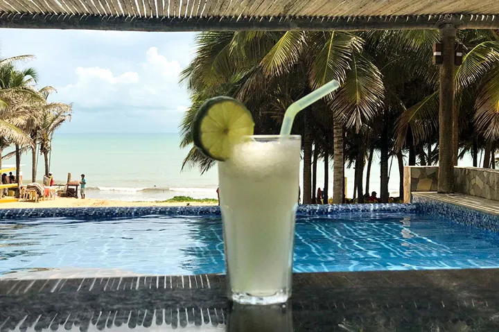 Suco 'limão coco" na Barraca de praia Chega mais Beach suco limão coco, na barraca de praia Chega Mais Beach