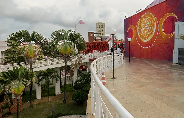 Espaço externo do Dragão do Mar em Fortaleza, Ceará Dragão-do-Mar-Fortaleza-Ceará-área-externa-arte