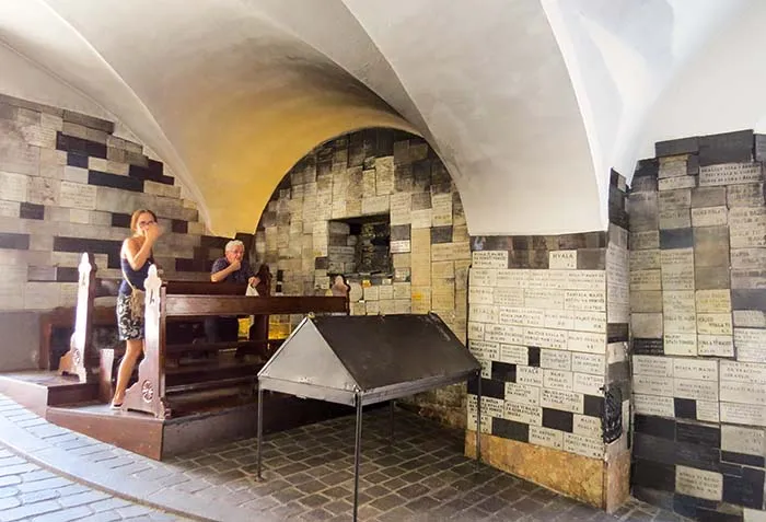 Capela do portão de pedra, em Zagreb, Croácia Capela do Portão de Pedra