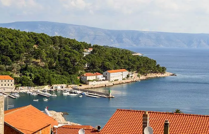 a ilha de Hvar e o mar Adriático, na Croacia Hvar, na Croácia