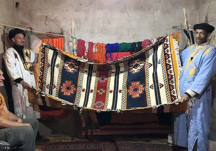 Tapetes artesanais, no Marrocos Tapetes artesanais, no Marrocos