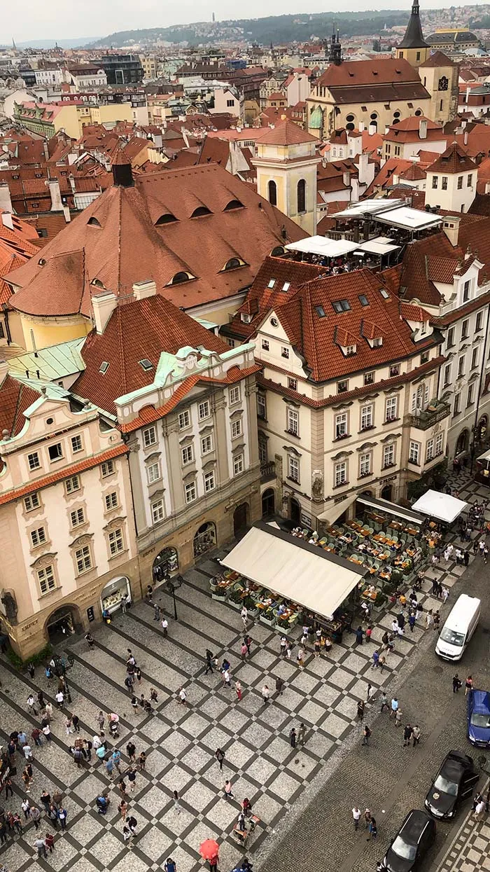 Vista do alto da Torre da Prefeitura, em Praga, República Checa Vista da Torre da Prefeitura, em Praga