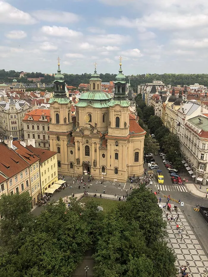 Igreja de São Nicolau vista de cima, em Praga, República Checa. Igreja de São Nicolau, Praga.