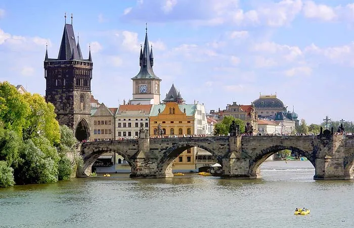 Ponte Carlos, em Praga, República Checa. Ponte Carlos, em Praga.