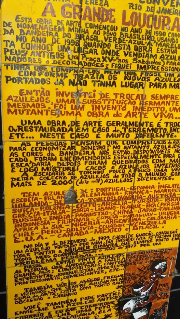 Mural de Jorge Selarón, na Escadaria Selarón, Rio de Janeiro, RJ Mural onde Jorge Selarón conta toda a história