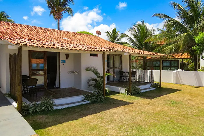 Dois chalés da Pousada Maracaípe, em Porto de Galinhas, em Pernambuco Praias-de-Pernambuco-Maracaípe-pousada