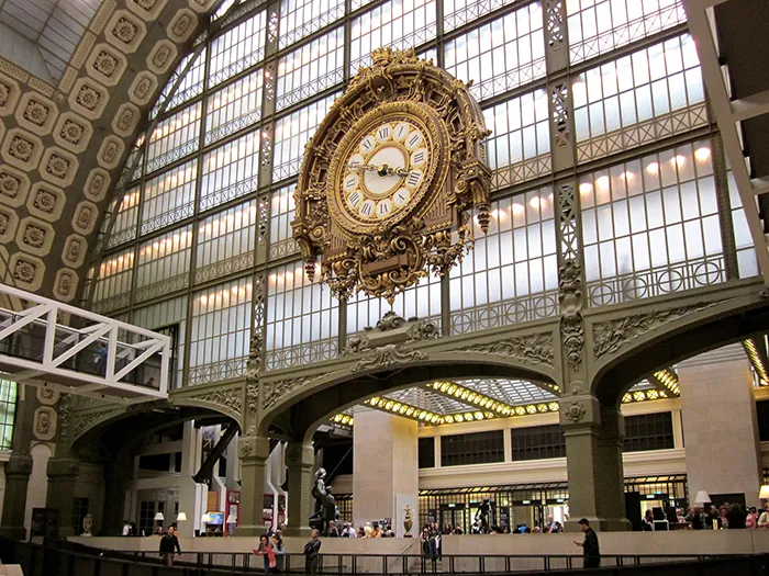 Relógio na entrada do Museu D'Orsay, em Paris