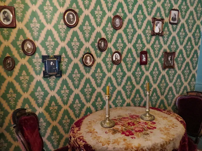 um canto da casa em que Dostoievski morava, em São Petersburgo, Rússia um canto da casa em que Dostoievski morava, em São Petersburgo, Rússia