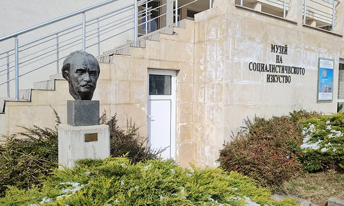 Busto de Georgi Dimitrov no Museu de Arte Socialista de Sófia, Bulgária Escultura de Georgi Dimitrov, secretário-geral da Internacional Comunista, no Museu de Arte Socialista em Sófia, Bulgária