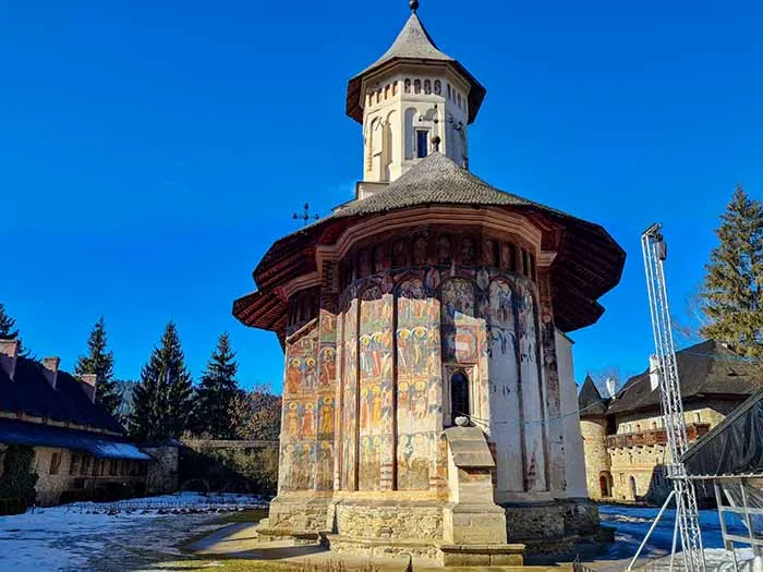 O Mosteiro de Moldovita, em Bucovina, Romênia.