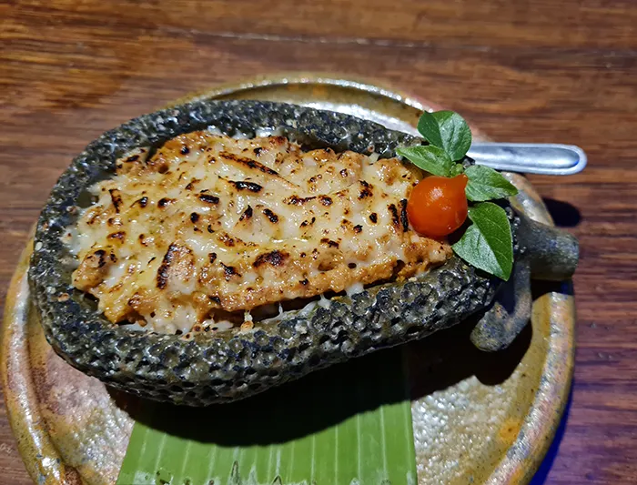 Carne de jaca gratinada com gorgonzola - uma das entrada do Villa Milagres, na Rota Ecológica dos Milagres, Alagoas