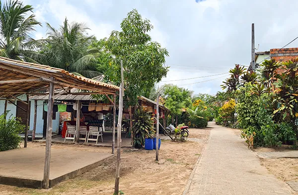Uma rua na Vila de Santo Antônio, Bahia Uma rua na Vila de Santo Antônio, Bahia