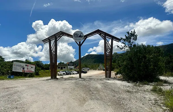 Portal do Parque dos Gaviões, em Itabaiana, Sergipe Portal do santuário