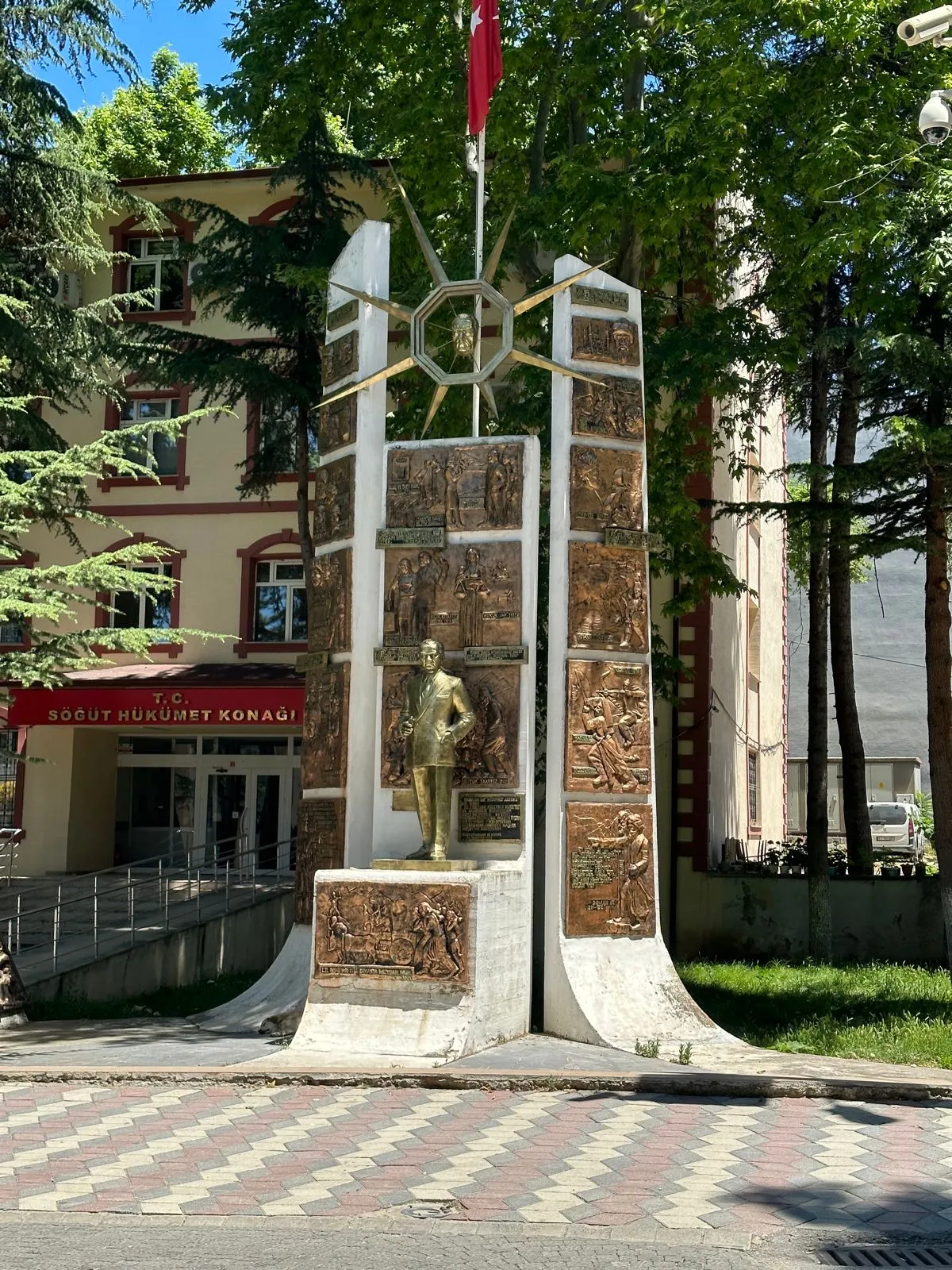 Homenagem a Mustafa Kemal Atatürk, em Sogut, Turquia Homenagem a Mustafa Kemal Atatürk, em Sogut, Turquia