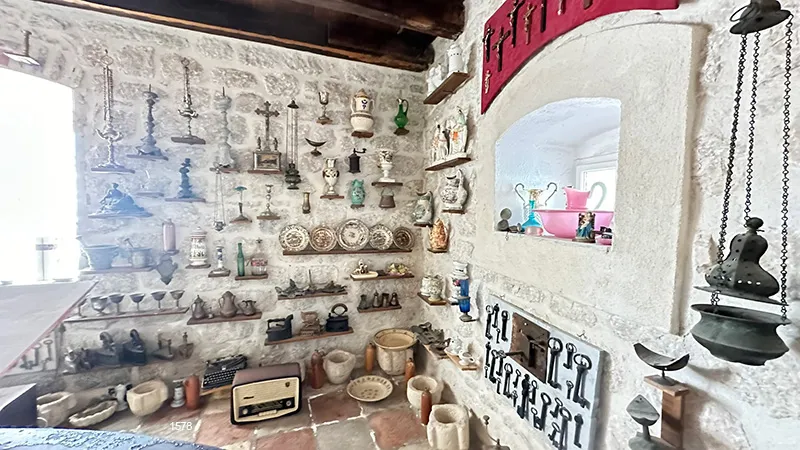 Museu da Ilha de Nossa Senhora das Rochas, na Baía de Kotor, Montenegro Museu da Ilha de Nossa Senhora das Rochas