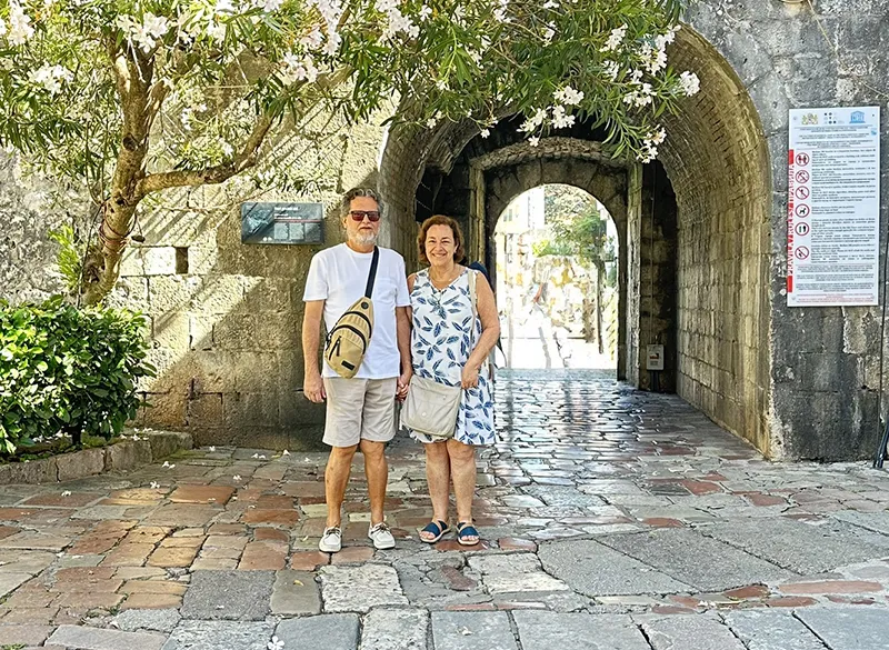 João Miguel e Sônia na Cidade Velha de Kotor João e Sônia