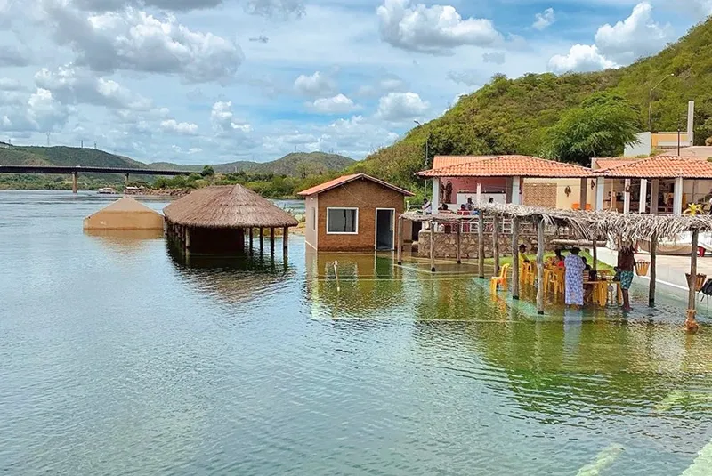 Restaurante e pousada O Lampião, às margens do Rio São Francisco Restaurante e Pousada O Lampião, em Pinhas, Alagoas