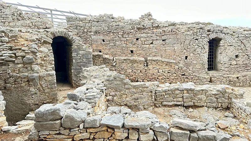Saranda: todos os motivos para você conhecer esta cidade albanesa 12 Monastério dos Quarenta Santos, em Saranda, Albânia