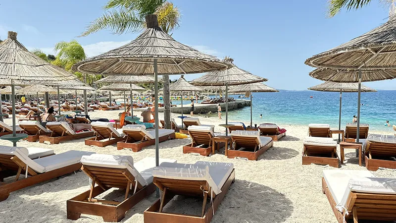 Saranda Bay, em Saranda, Albânia Saranda Bay, em Saranda, Albânia