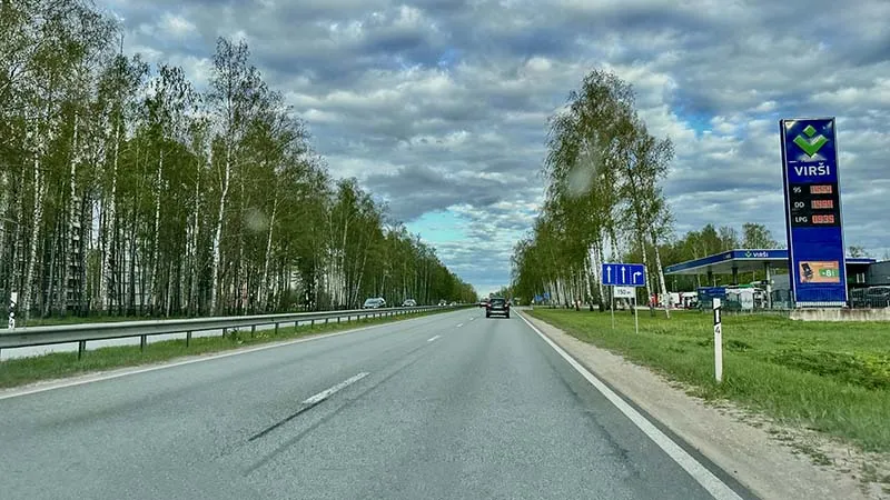 Rodovia na Estônia