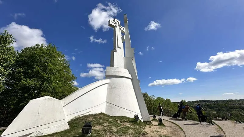 Colina das 3 cruzes, em Vilnius, Lituânia Colina das 3 cruzes, em Vilnius, Lituânia