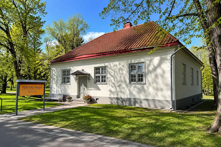 A Casa de Pedro, o Grande, no Parque kadriorg, em Tallinn, Estônia